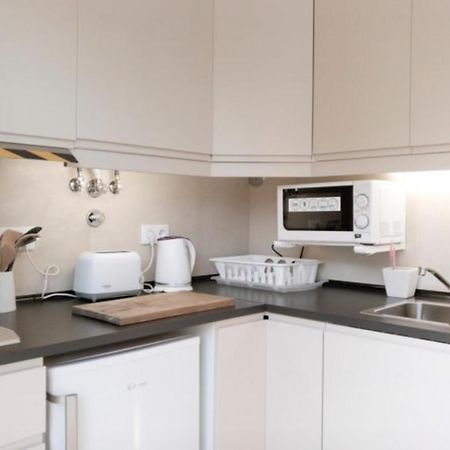 Central 2 Bedroom Apt W/Garden And Pantheon Views ลิสบอน ภายนอก รูปภาพ