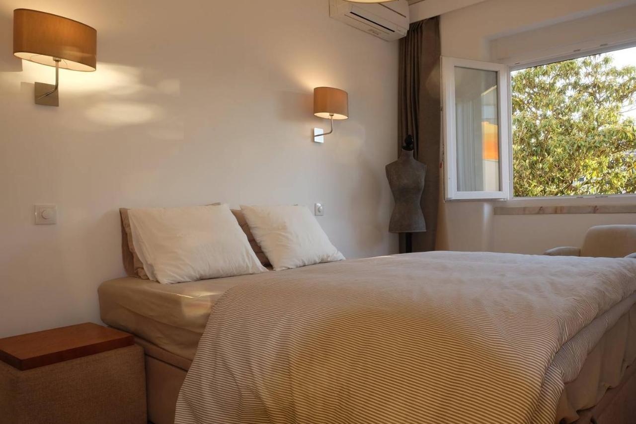 Central 2 Bedroom Apt W/Garden And Pantheon Views ลิสบอน ภายนอก รูปภาพ